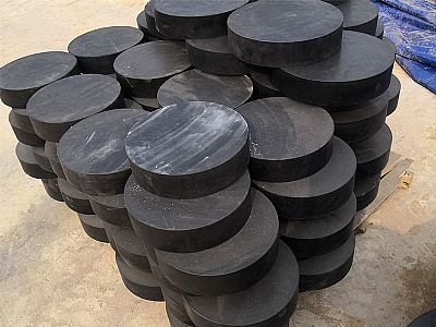 开平市板式橡胶支座由若干层橡胶片与薄钢板经加压硫化